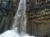 wodospad Svartifoss zimą